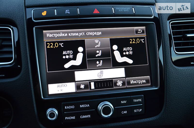 Позашляховик / Кросовер Volkswagen Touareg 2015 в Луцьку