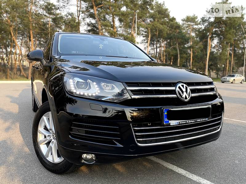 Позашляховик / Кросовер Volkswagen Touareg 2013 в Києві