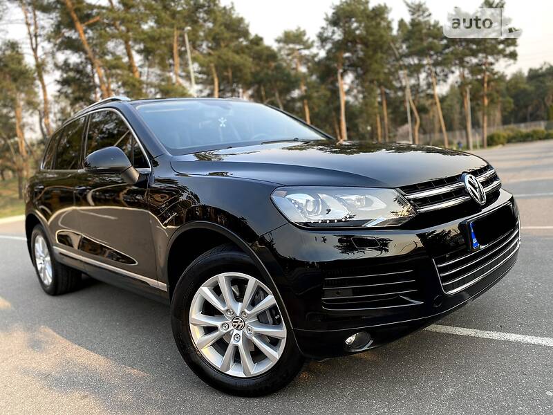 Позашляховик / Кросовер Volkswagen Touareg 2013 в Києві