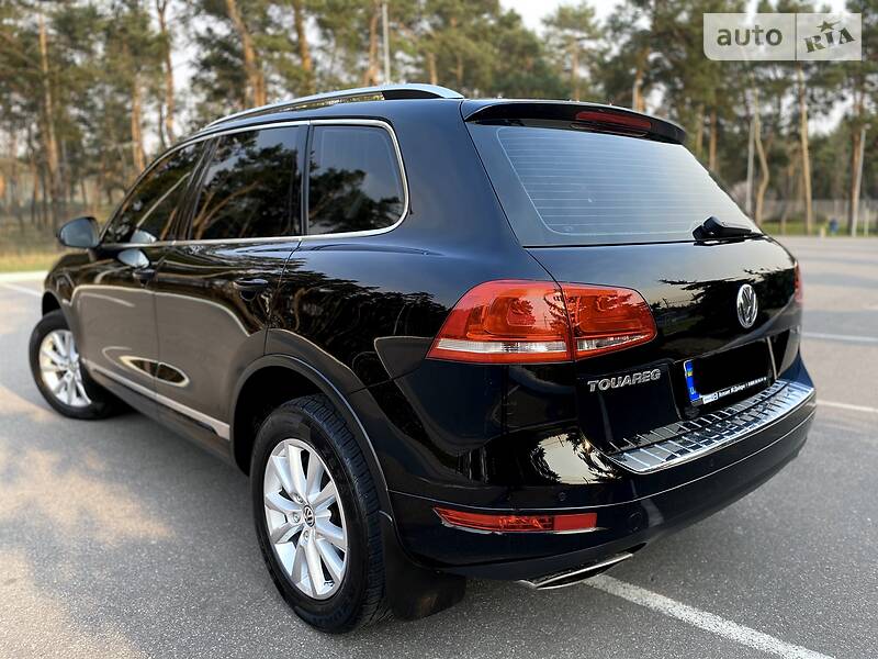 Позашляховик / Кросовер Volkswagen Touareg 2013 в Києві