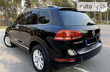 Позашляховик / Кросовер Volkswagen Touareg 2013 в 