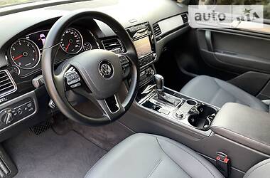 Позашляховик / Кросовер Volkswagen Touareg 2013 в 