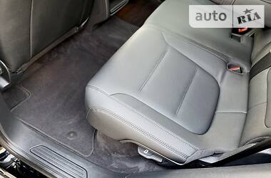 Позашляховик / Кросовер Volkswagen Touareg 2013 в 