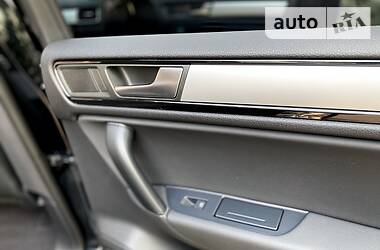 Позашляховик / Кросовер Volkswagen Touareg 2013 в 