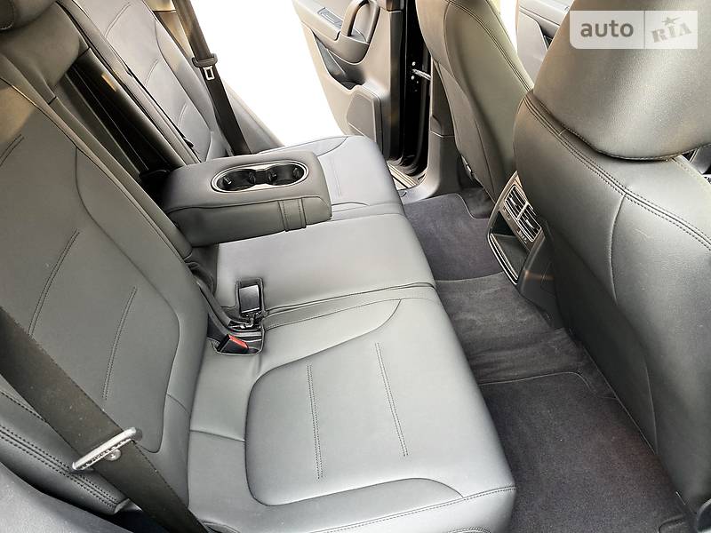 Позашляховик / Кросовер Volkswagen Touareg 2013 в Києві