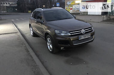 Позашляховик / Кросовер Volkswagen Touareg 2012 в 