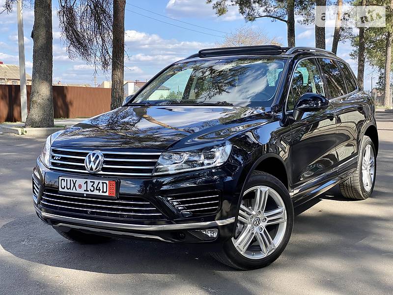 Позашляховик / Кросовер Volkswagen Touareg 2016 в 