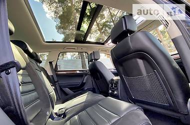 Позашляховик / Кросовер Volkswagen Touareg 2016 в 