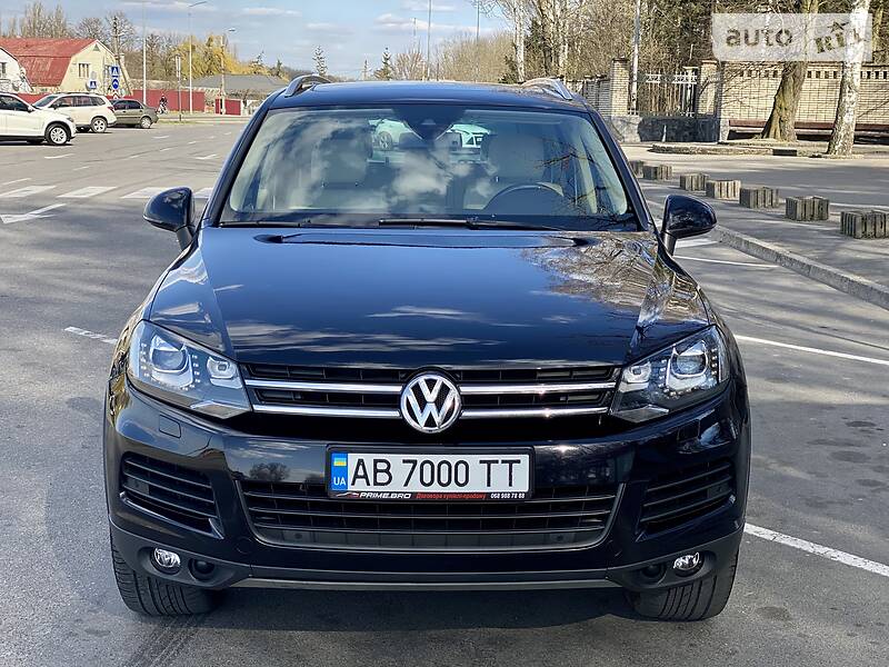 Внедорожник / Кроссовер Volkswagen Touareg 2014 в Виннице