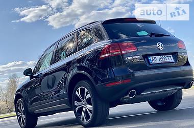 Позашляховик / Кросовер Volkswagen Touareg 2014 в 