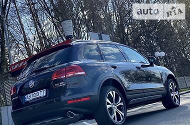 Позашляховик / Кросовер Volkswagen Touareg 2014 в 