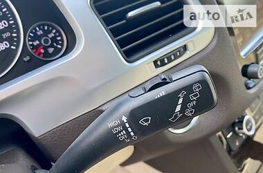 Позашляховик / Кросовер Volkswagen Touareg 2014 в 