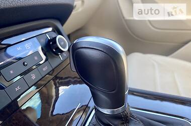 Позашляховик / Кросовер Volkswagen Touareg 2014 в 