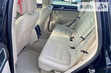 Позашляховик / Кросовер Volkswagen Touareg 2014 в 