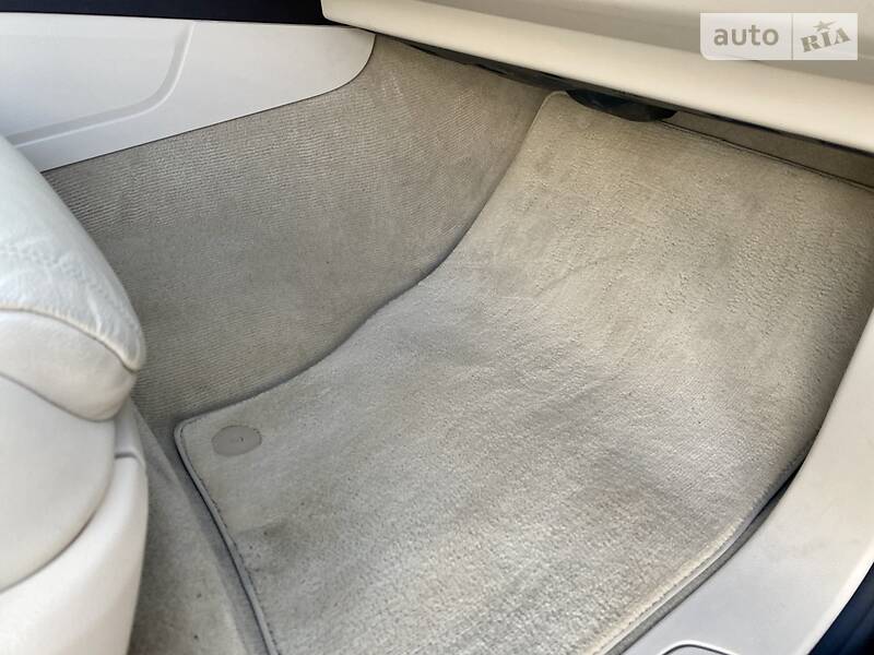 Внедорожник / Кроссовер Volkswagen Touareg 2014 в Виннице