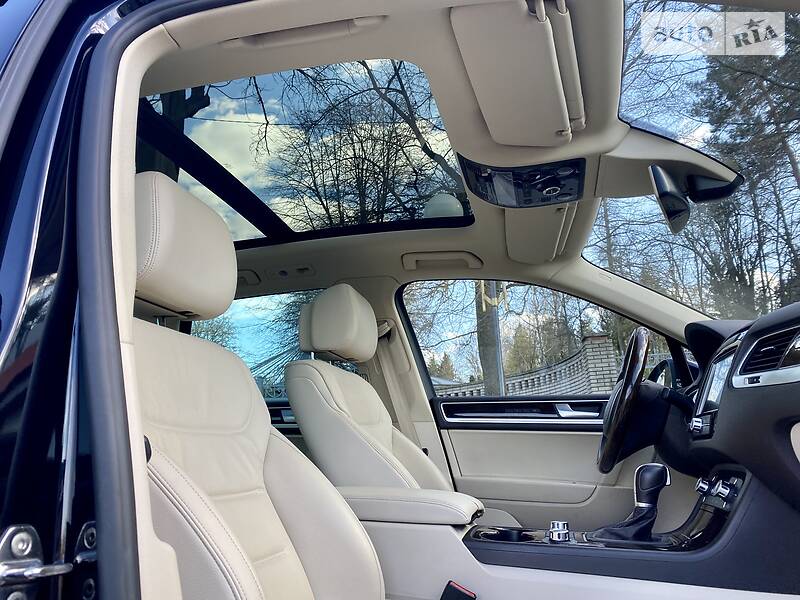 Внедорожник / Кроссовер Volkswagen Touareg 2014 в Виннице