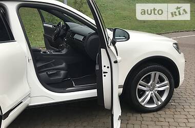 Позашляховик / Кросовер Volkswagen Touareg 2011 в 