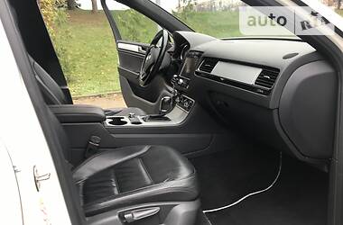 Позашляховик / Кросовер Volkswagen Touareg 2011 в 