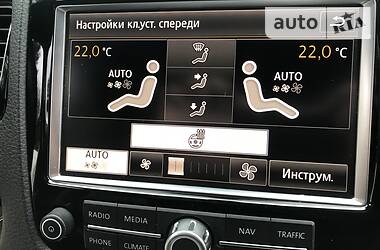 Позашляховик / Кросовер Volkswagen Touareg 2011 в 