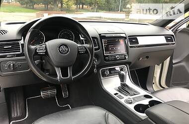 Позашляховик / Кросовер Volkswagen Touareg 2011 в 