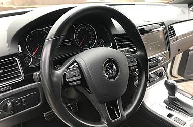 Позашляховик / Кросовер Volkswagen Touareg 2011 в 