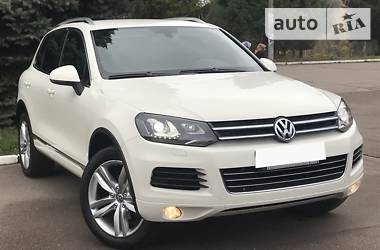 Позашляховик / Кросовер Volkswagen Touareg 2011 в 