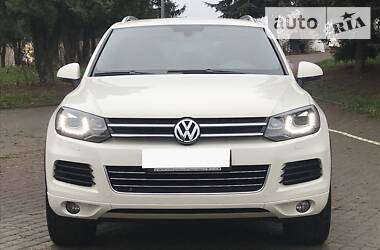 Позашляховик / Кросовер Volkswagen Touareg 2011 в 