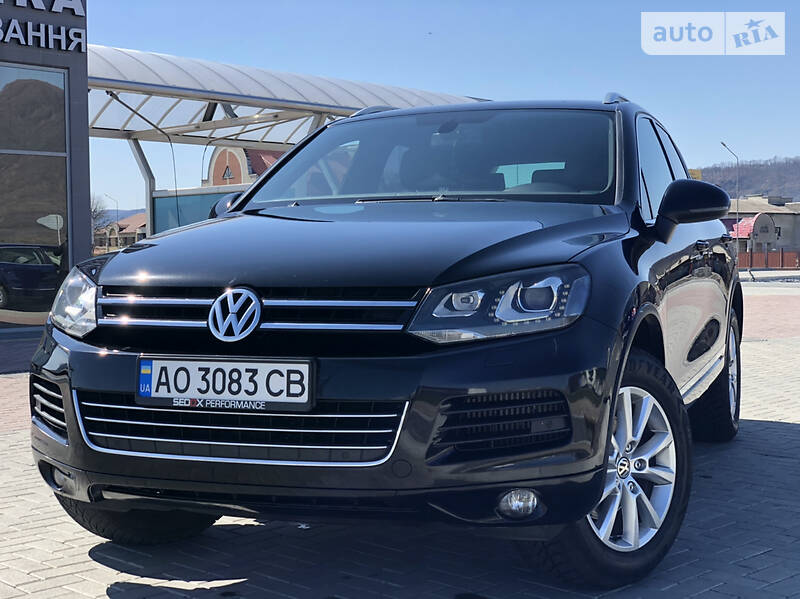 Позашляховик / Кросовер Volkswagen Touareg 2012 в Хусті