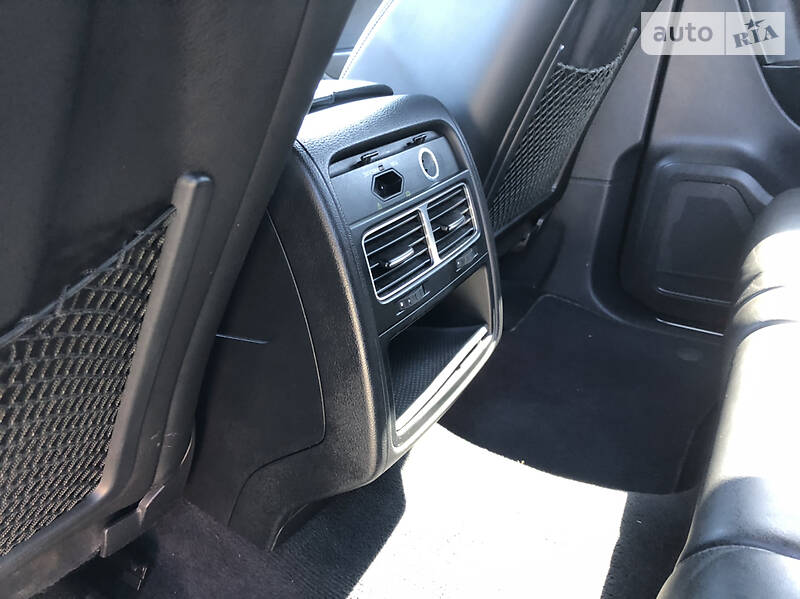 Позашляховик / Кросовер Volkswagen Touareg 2012 в Хусті