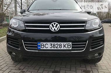 Позашляховик / Кросовер Volkswagen Touareg 2011 в 
