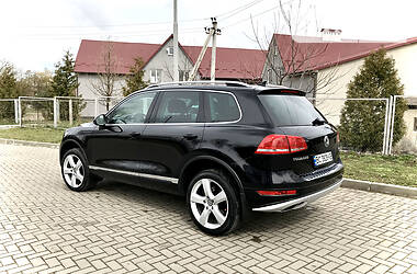 Позашляховик / Кросовер Volkswagen Touareg 2011 в 
