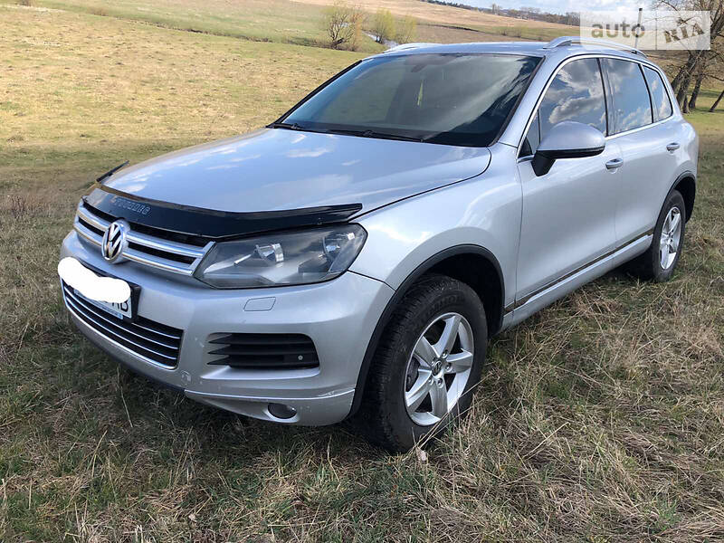 Позашляховик / Кросовер Volkswagen Touareg 2011 в 