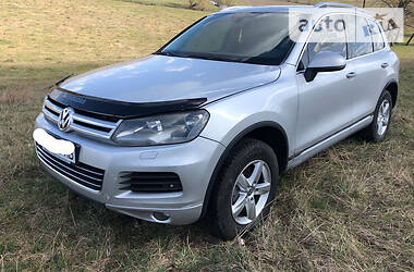 Позашляховик / Кросовер Volkswagen Touareg 2011 в 