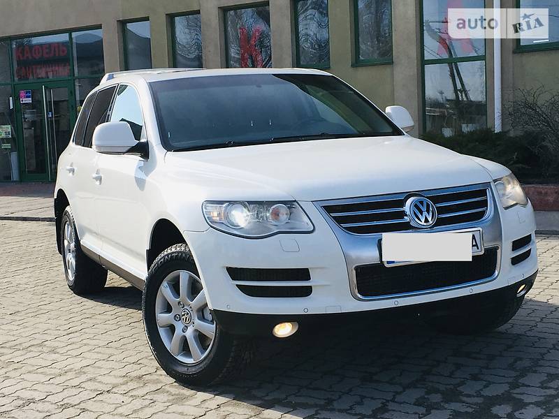 Позашляховик / Кросовер Volkswagen Touareg 2008 в Новомосковську