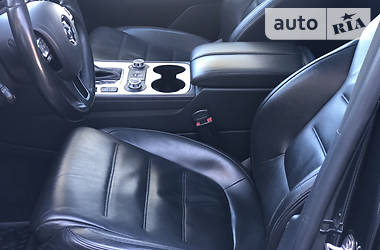 Позашляховик / Кросовер Volkswagen Touareg 2013 в 
