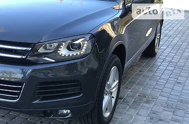 Позашляховик / Кросовер Volkswagen Touareg 2013 в 