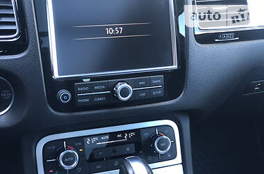 Позашляховик / Кросовер Volkswagen Touareg 2013 в 