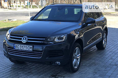 Позашляховик / Кросовер Volkswagen Touareg 2013 в 