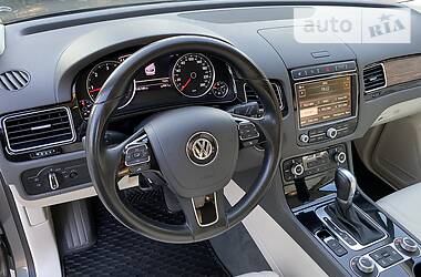 Позашляховик / Кросовер Volkswagen Touareg 2015 в 