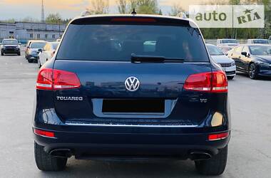 Позашляховик / Кросовер Volkswagen Touareg 2012 в 