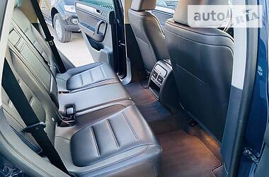 Позашляховик / Кросовер Volkswagen Touareg 2012 в 