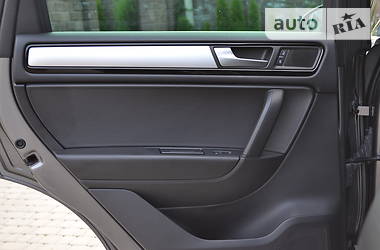 Позашляховик / Кросовер Volkswagen Touareg 2011 в 