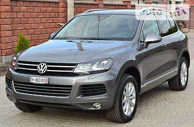 Позашляховик / Кросовер Volkswagen Touareg 2011 в 