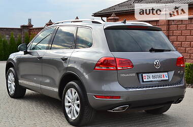 Позашляховик / Кросовер Volkswagen Touareg 2011 в 
