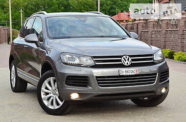 Позашляховик / Кросовер Volkswagen Touareg 2011 в 