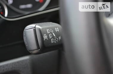 Позашляховик / Кросовер Volkswagen Touareg 2011 в 
