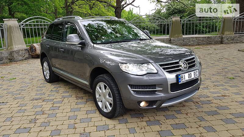 Позашляховик / Кросовер Volkswagen Touareg 2009 в Полтаві