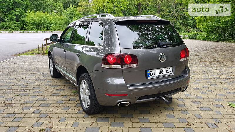 Позашляховик / Кросовер Volkswagen Touareg 2009 в Полтаві