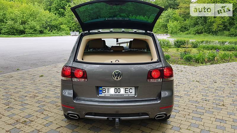 Позашляховик / Кросовер Volkswagen Touareg 2009 в Полтаві