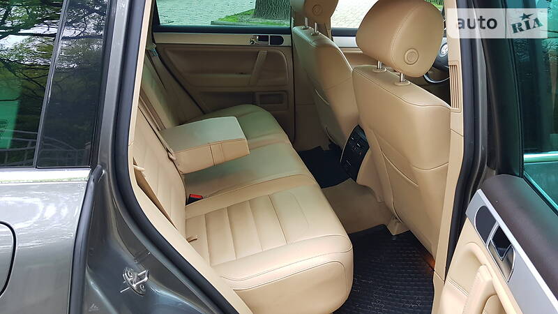 Позашляховик / Кросовер Volkswagen Touareg 2009 в Полтаві